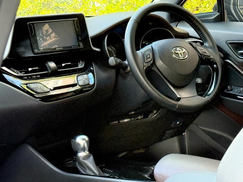2020 TOYOTA CHR HV HI รถมือเดียวออกป้ายแดง รถวิ่งน้อย เข้าศูนย์ตามระยะ รถไม่เคยมีอุบัติเหตุครับ 12