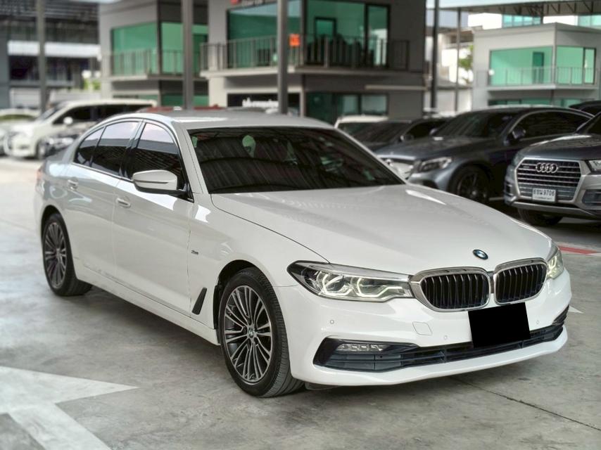รถเข้าใหม่! BMW 520d Sport Line (G30) ปี 2018 สีขาว ดีเซลล้วน