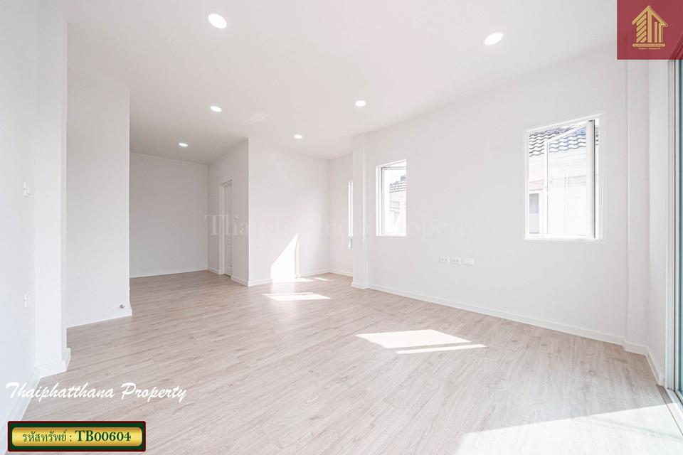 ไลฟ์ บางกอก บูเลอวาร์ด วงแหวน-พระราม 9 4