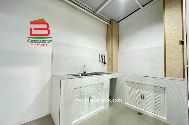 ทาวน์โฮม คิวดีสทริคสุขสวัสดิ์-วงแหวนพระราม 3 (ใกล้ตลาดครุใน) เนื้อที่ 18.4 ตรว. ตำบลบางจาก อำเภอพระประแดง จังหวัดสมุทรปราการ 9