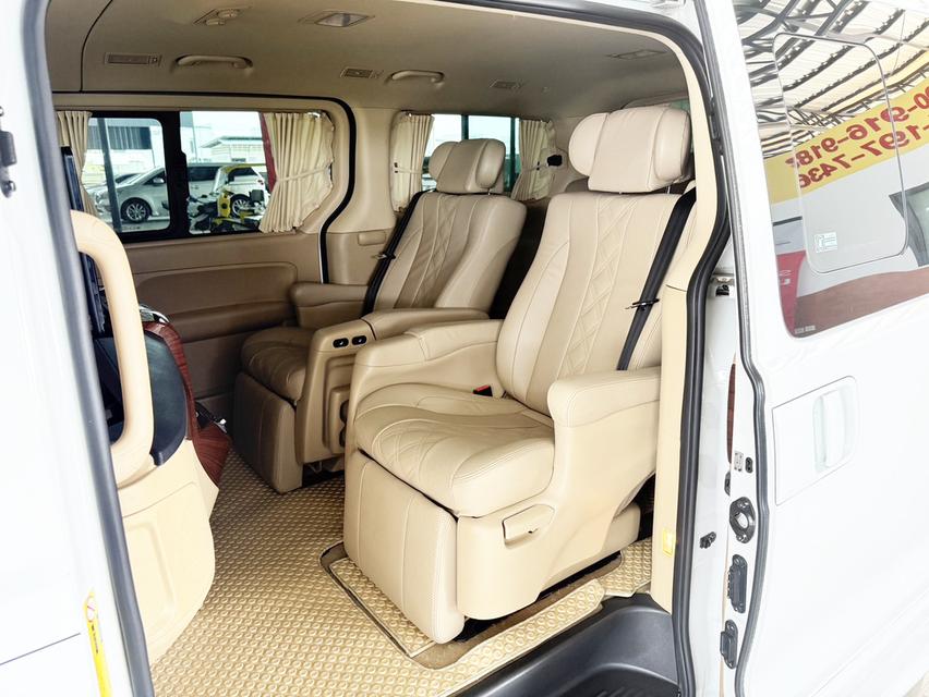  Hyundai Grand Starex 2.5 VIP (ปี 2017) Wagon AT 13
