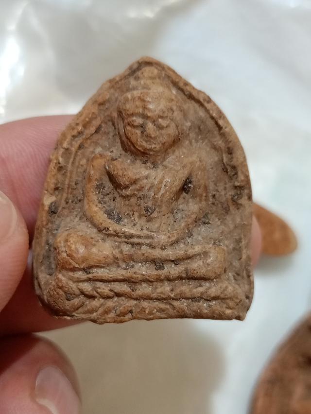 กรุหลวงพ่อโตเก่าดินเผา