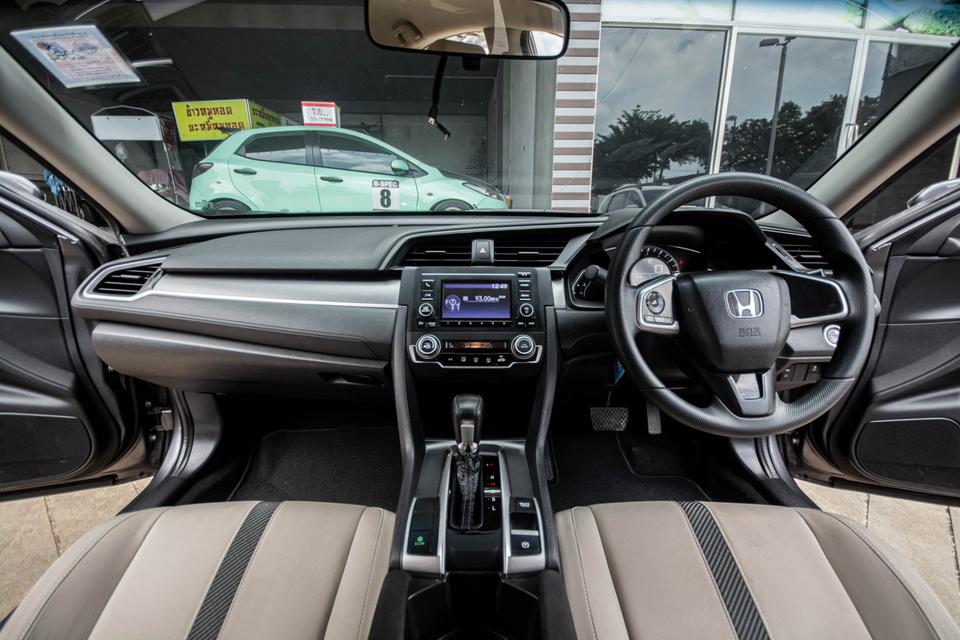 ปี 2016 Honda Civic FC 1.8E CVT I-VTEC AT สีเทา 6