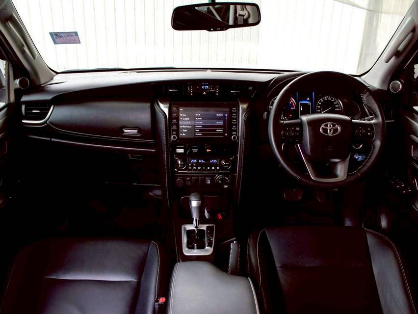 TOYOTA FORTUNER, 2.4 V 4WD รูปย่อยที่ 2