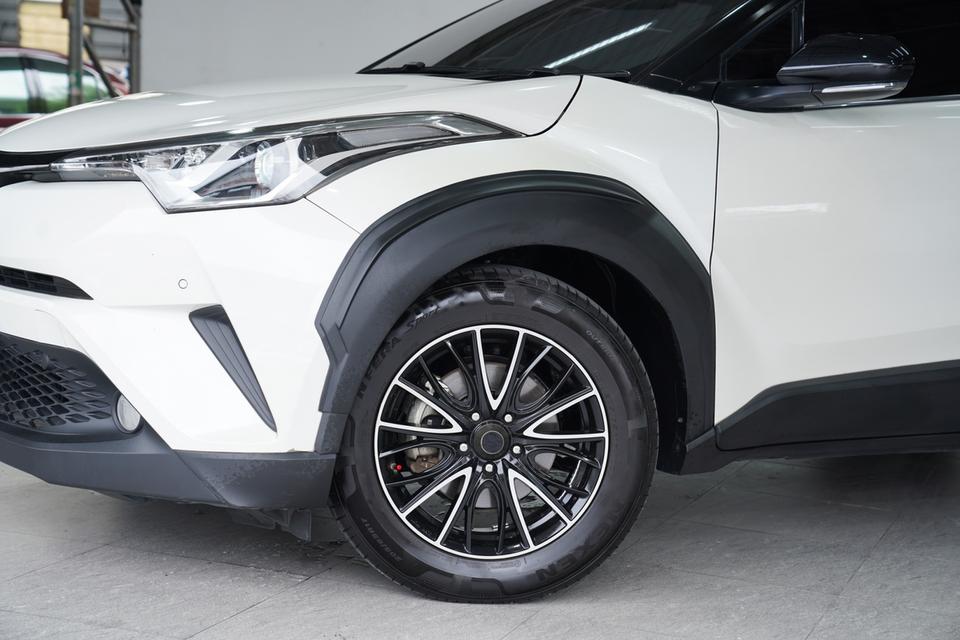 TOYOTA C-HR 1.8 MID AT ปี2018 สีขาว 2