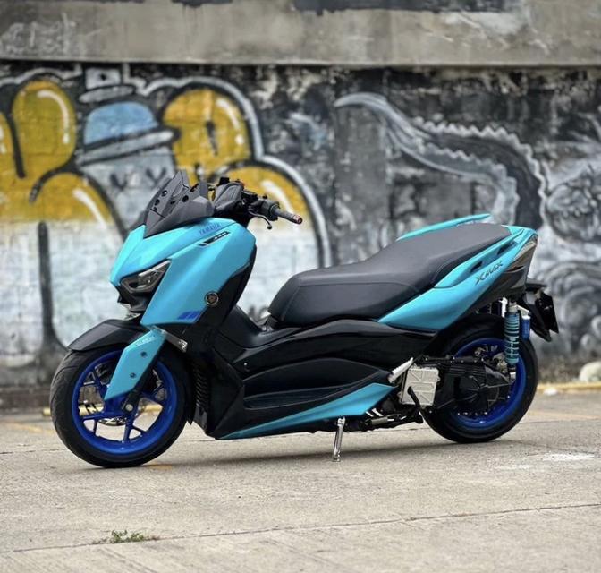 Yamaha XMAX สีฟ้าดำ 3