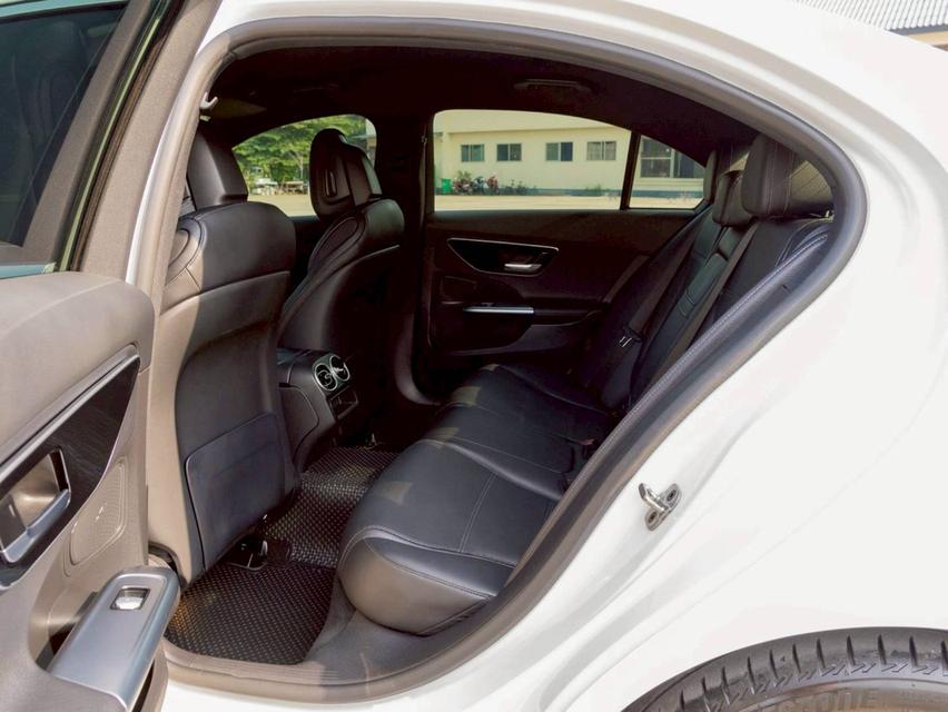 Mercedes Benz C220d AVANTGARDE ปี 2023 จด 2025 11