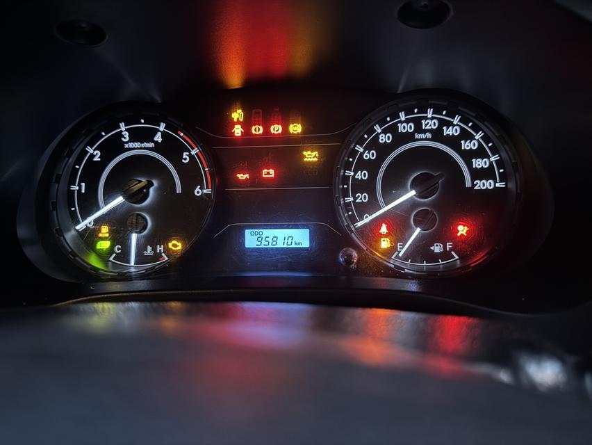 รถกะบะToyota HILUX Revo รูปที่ 8
