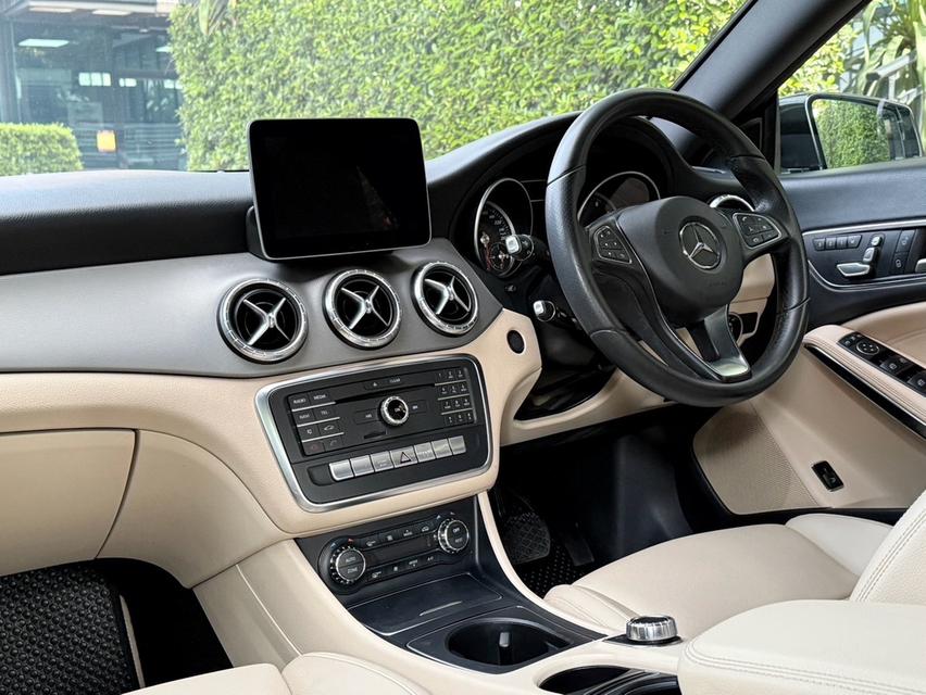 2018 BENZ CLA 200 FACELIFT รถออกศูนย์ BENZ THAILAND รถวิ่งน้อย เข้าศูนย์ทุกระยะ รถไม่เคยมีอุบัติเหตุครับ 12