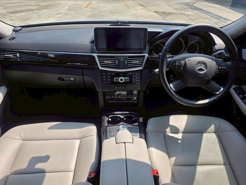 Mercedes-Benz E250 CGI BlueEFFICIENCY Avantgarde (W212 Facelift) เกียร์คอแล้วสีเทา ปี 2012 ไมล์ 140,000กม. รูปที่ 11