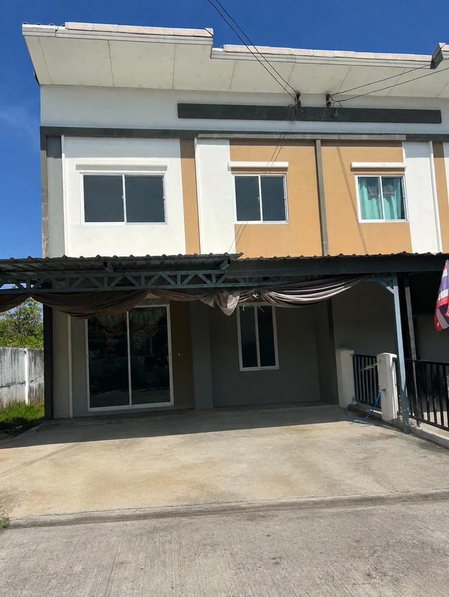 บ้านทาวน์เฮ้าส์ 2 ชั้น 3 ห้องนอน 2 ห้องน้ำ 2 จอด 1
