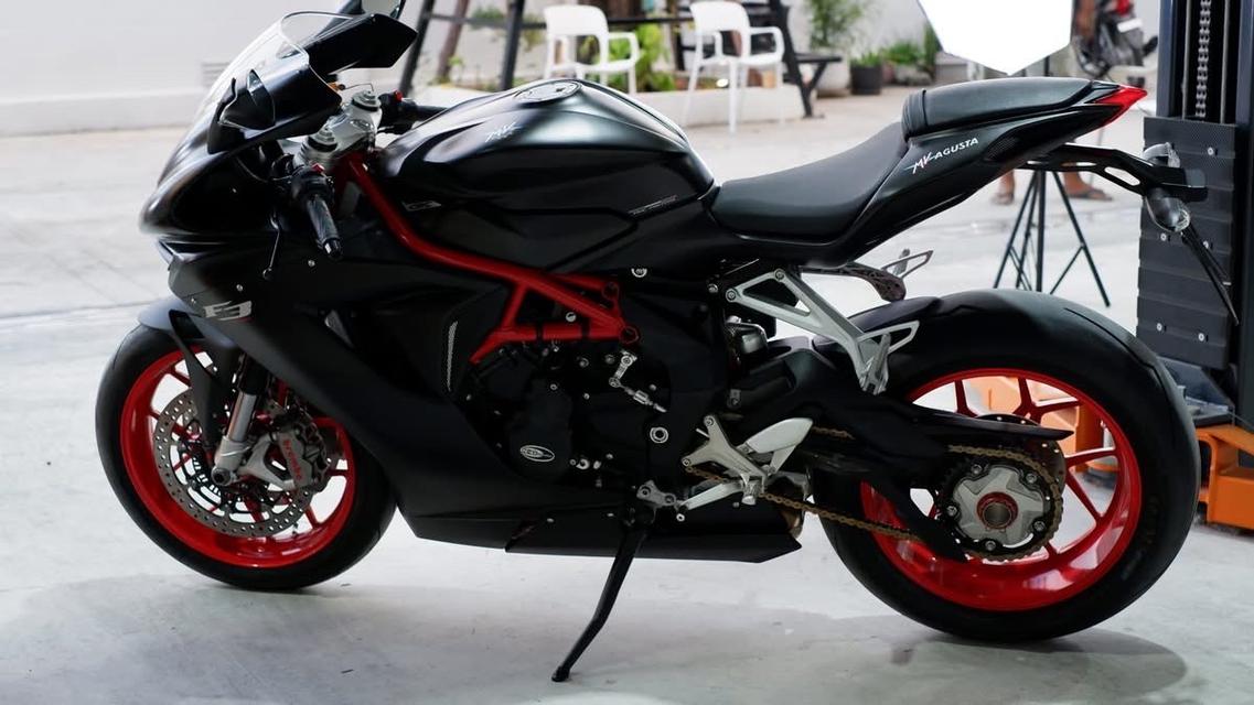 ปล่อยรถสภาพนางฟ้า MV Agusta F3 7