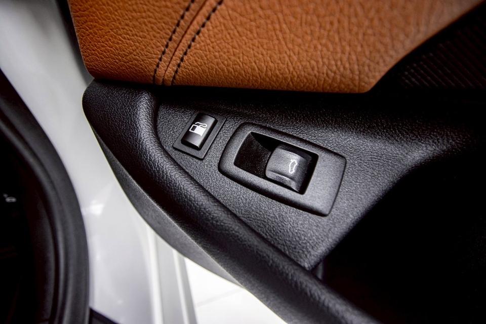 รหัสรถ 1D890 BMW 530E HIGHLINE 2.0 10