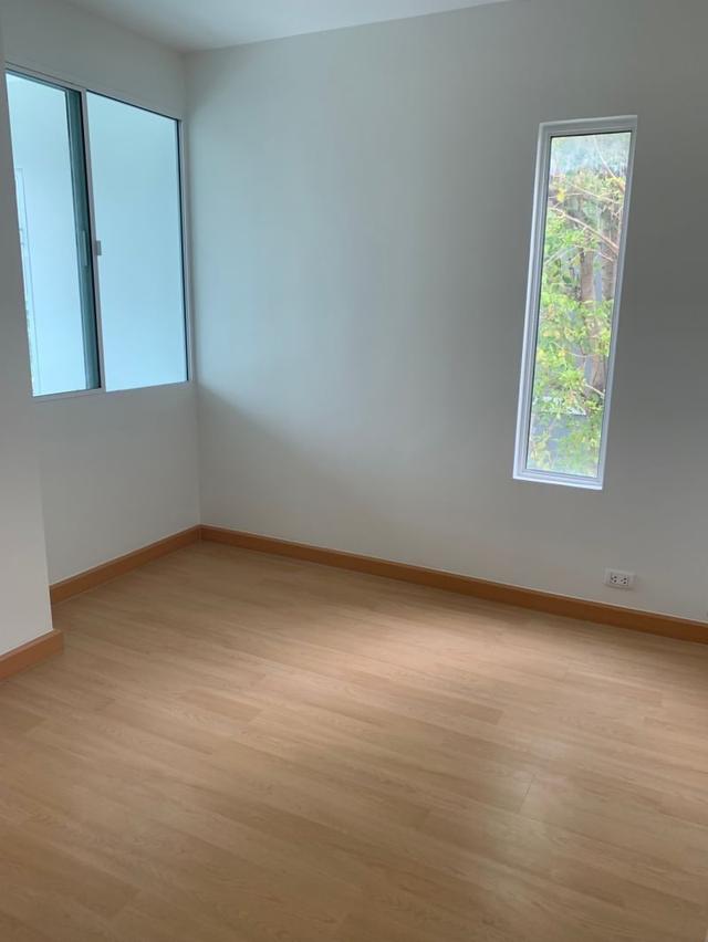 ขายทาวน์เฮาส์ 2 ชั้น,เนื้อที่ 25 ตรว. หมู่บ้านอารียา เดอะคัลเลอร์ เฟส 2 ถนนสุเหร่าคลองหนึ่ง 15 แขวงบางชัน เขตคลองสามวา จังหวัดกรุงเทพมห 11