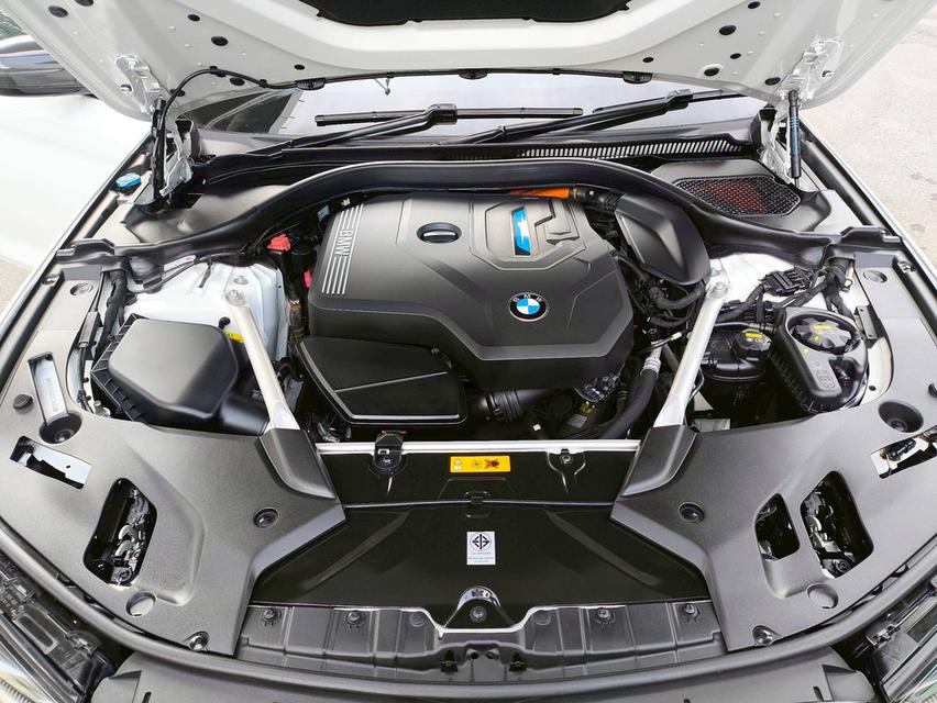 รถเข้าใหม่! BMW 530e M Sport LCI ปี 2021 สีขาว 19