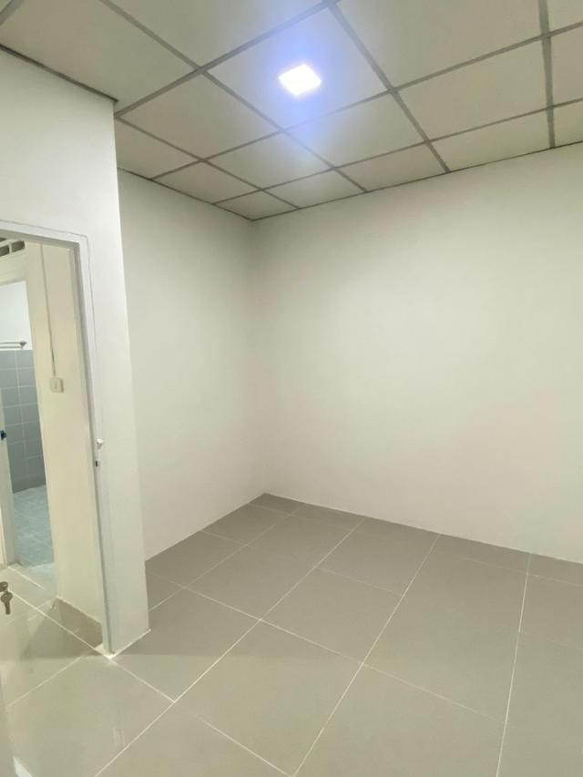 ขาย :ทาวน์เฮาส์ 2 ชั้น, เนื้อที่ 16 ตรว. หมู่บ้านเลิศอุบล วัชรพล ถนนร่วมมิตรพัฒนา แขวงท่าแร้ง เขตบางเขน จังหวัดกรุงเทพมหานคร ( 9