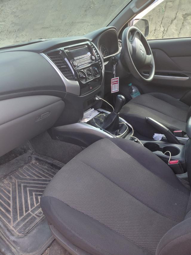 Triton 4WD 4 ปรตู เครื่อง 2.4 ปี2015 รูปที่ 6