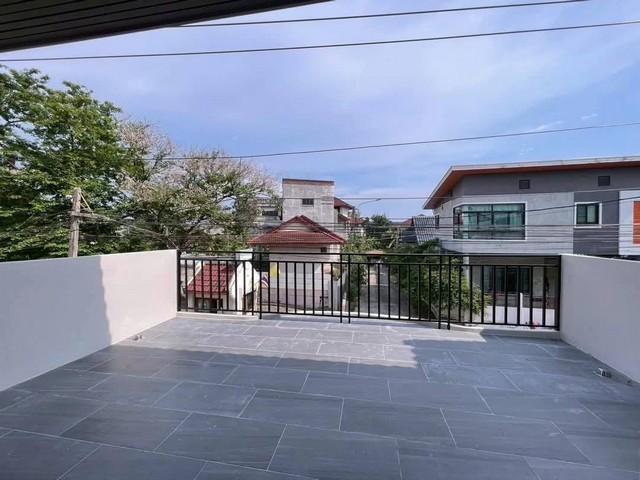 หมู่บ้านปรีชาล้ำเพชร รามคำแหง 76 บ้านสวยพร้อมอยู่ บ้านเดี่ยว 2 ชั้น (หน้าบ้านใต้) 3