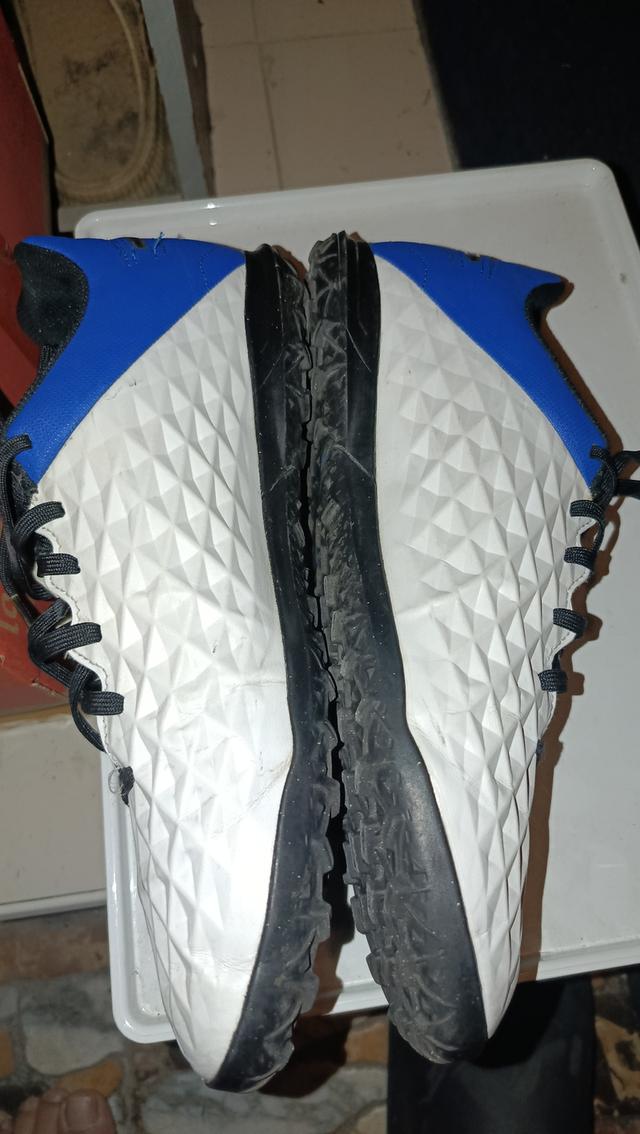 รองเท้าสตั๊ดร้อยปุ่ม รูปที่ 4