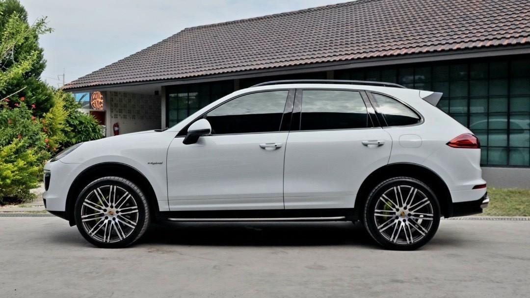 รหัสรถ KN20 📌PORSCHE CAYENNE 3.0 S E-HYBRID ปี 2015