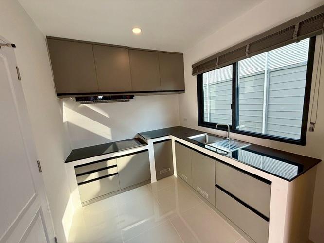 U1411 ให้เช่าบ้านเดี่ยว 2 ชั้น หมู่บ้านเซนโทร วิภาวดี โครงการ Centro vibhavadee ใกล้โรงเรียนนานาชาติฮาโรลด์ วิภาวดี บ้านใหม่ บ้านพร้อมเฟอร์ครบ ทำเลดีเ 14