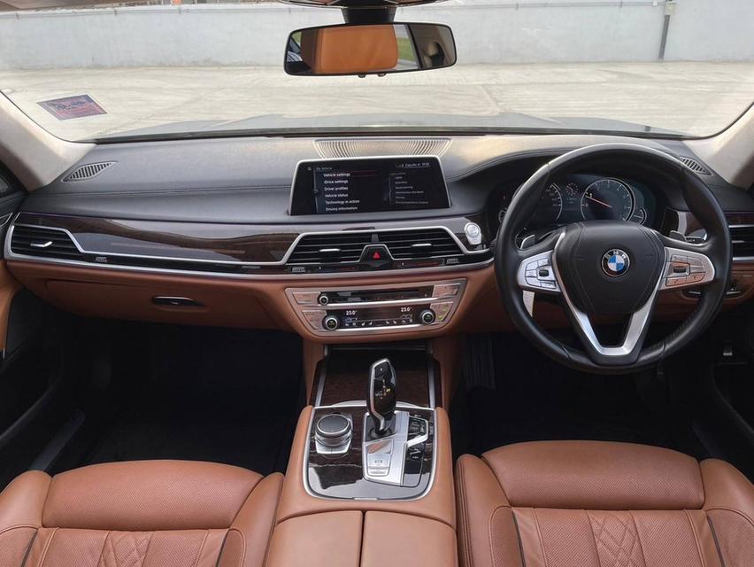 BMW 740Li Pure Excellence (G12) 2016 รถหรูสภาพใหม่กรี๊บ ในราคาสุดคุ้ม 4