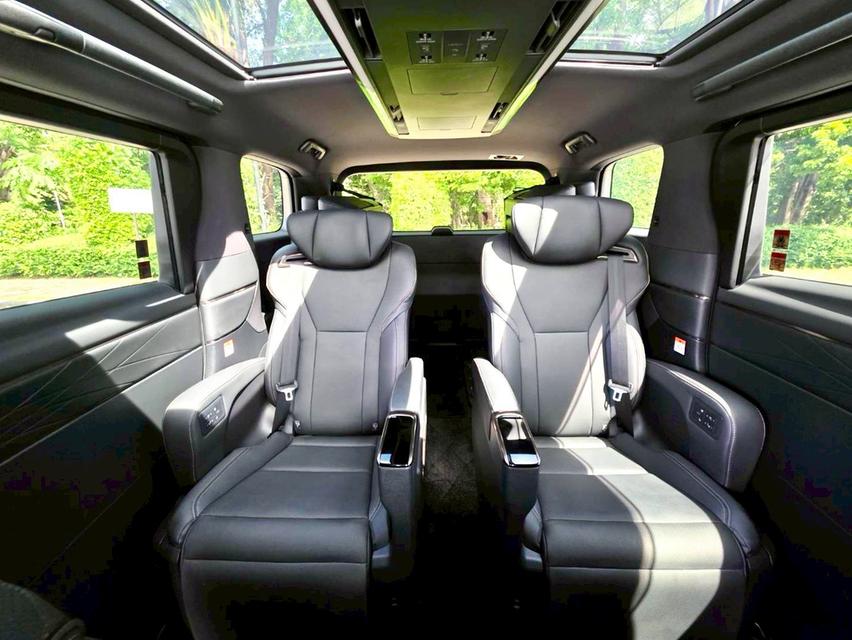 Toyota Alphard 2.5 Z TOP สีขาว ปี 2025 ไมล์ 30,000 กม. 12