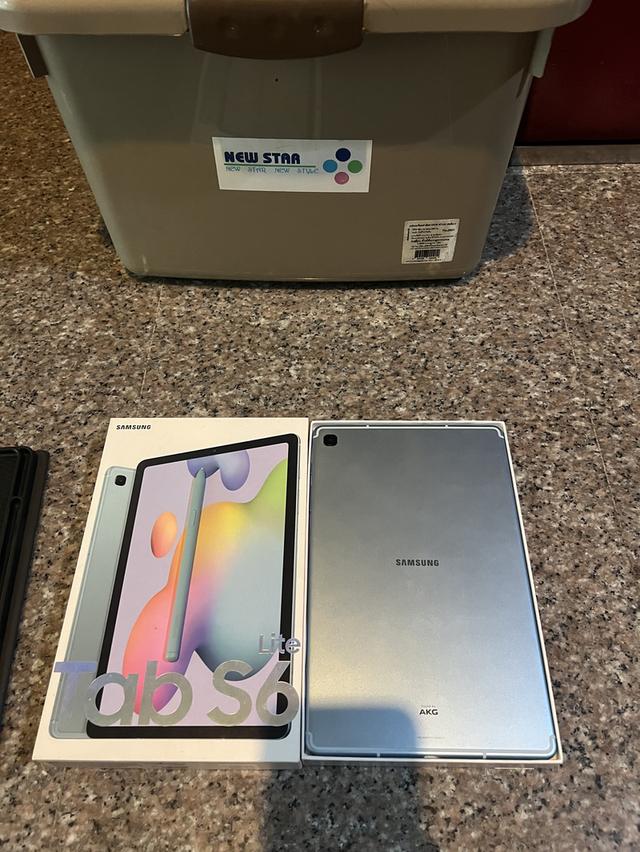 ขายๆๆๆถูกSamsungTabS6LiteสีหายากAngora Blue 64กิ๊กLTEใส่ซิมได้มีกล่องสภาพสวยการใช้งานดีเยี่ยมทุกๆฟังชั่นเครื่องรีสโตได้ตลอดไม่มีติดแอคเค้าใดๆคับ สภา