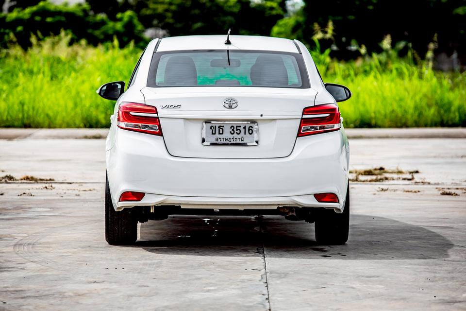 Toyota Vios 1.5E ปี 2017 สีขาว 7