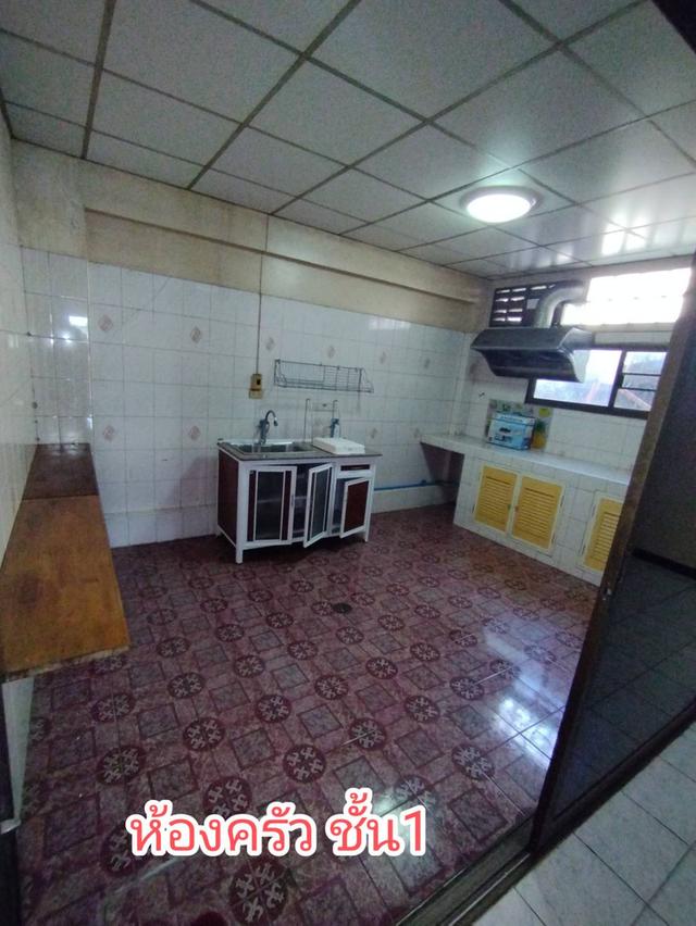 ขายทาวน์โฮม,บ้าน 3 ชั้น 4 ห้องนอน มีที่จอดรถ 11