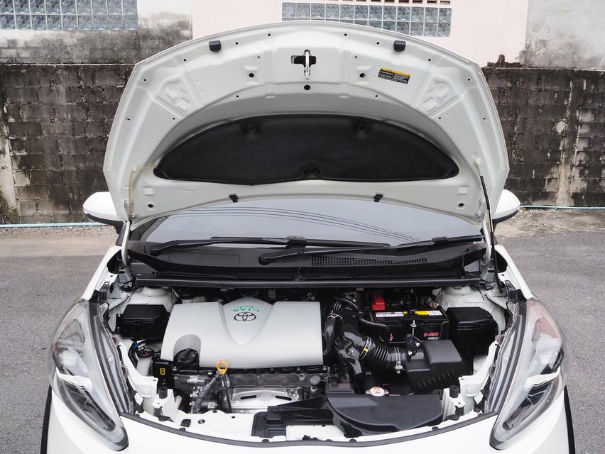 toyota sienta 1.5 v 2022 ขาว 8