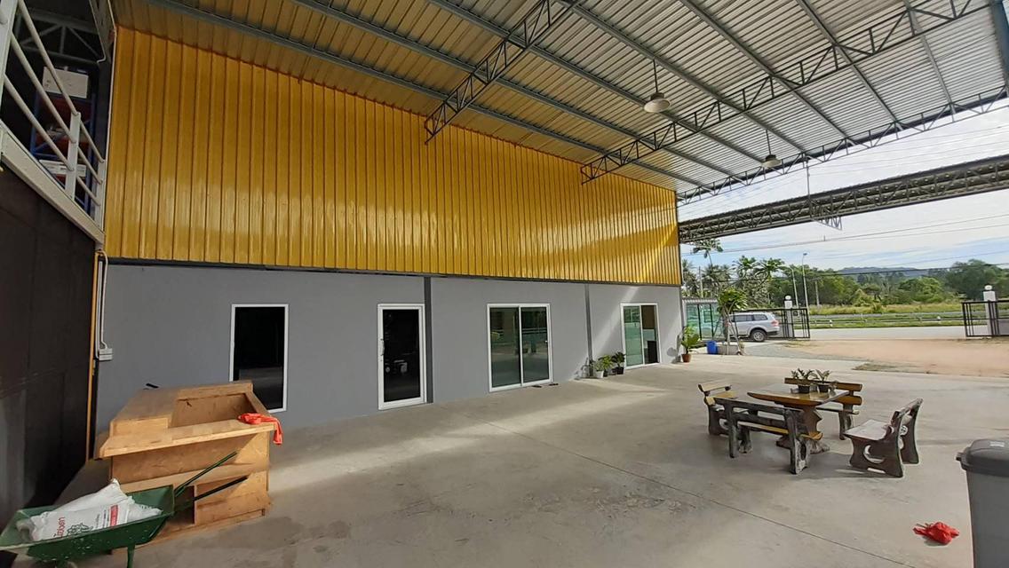 ขายโกดังพัทยา 200 ตรม. ติดถนนเส้น36 พร้อมที่ดินขนาด 1 ไร่ 3งาน 4ตรว. 4
