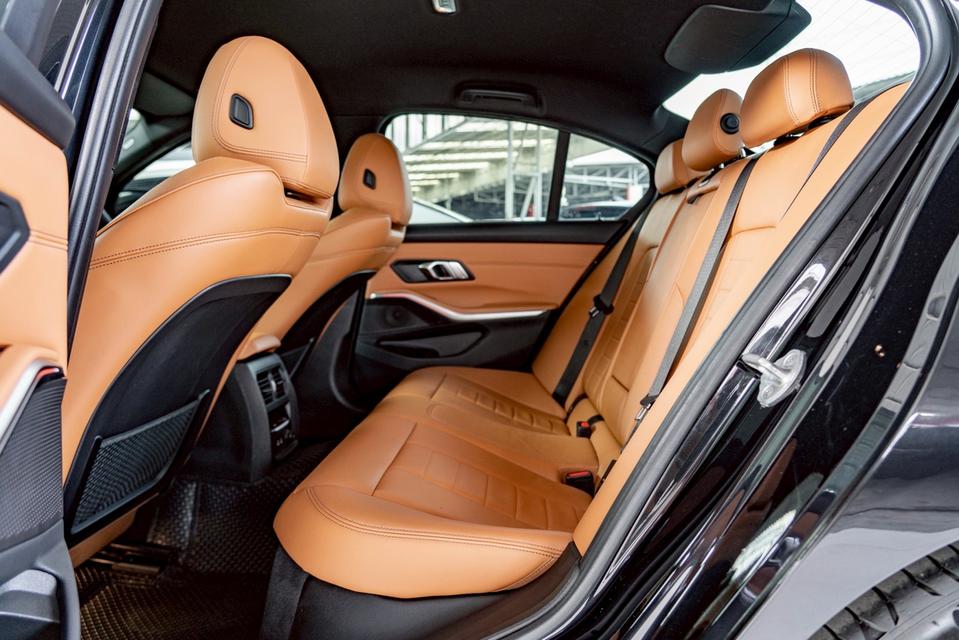 รหัสรถ NP3573 BMW 320d M SPORTปีรถ : 2021 รูปที่ 12