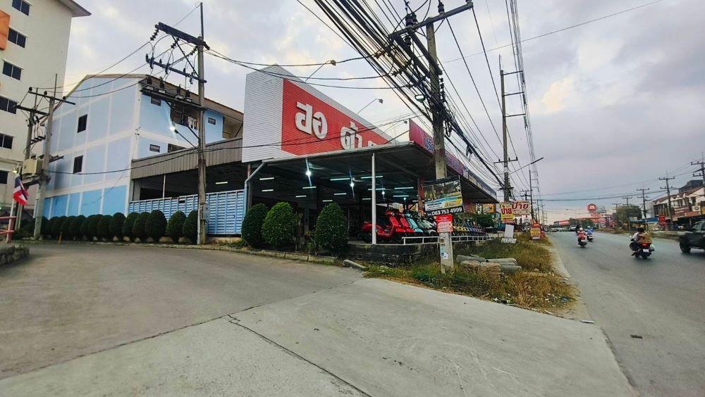 ขายอาคารพาณิชย์ 5 คูหา 3 ชั้น อ.ปลวกแดง จ.ระยอง ทำเลดีแหล่งค้าขาย ติดถนนใหญ่ 10