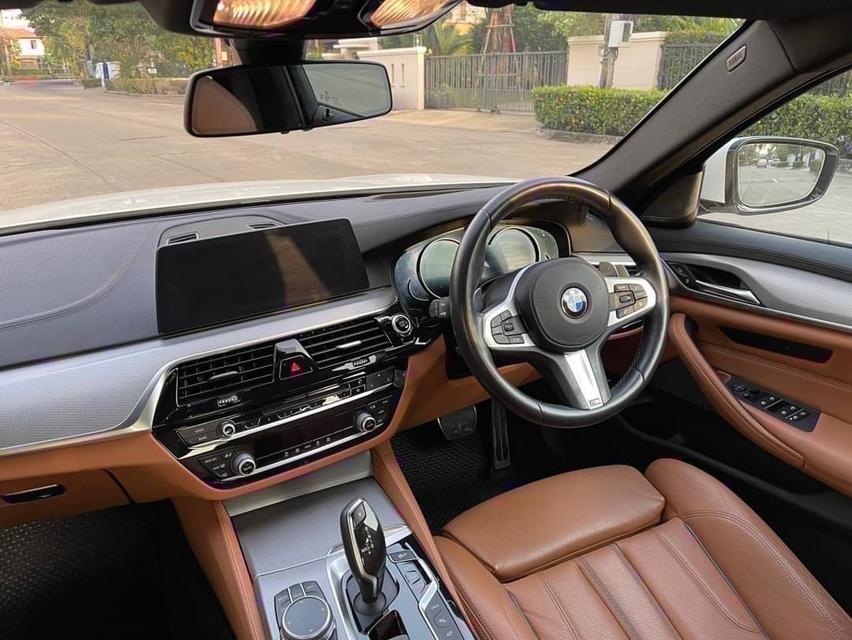 BMW 530e M Sport 8