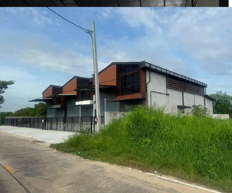 ให้เช่าโกดังพร้อมสำนักงาน / Warehouse + Office / สร้างใหม่ / ทำเล บางกรวย ตำบลศาลากลาง / ใกล้ ศูนย์กระจายสินค้าสาย 5 8