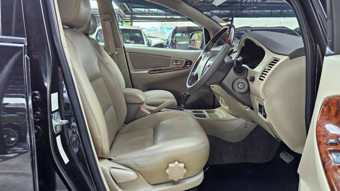 ขายรถ Toyota innova 2.0V ปี 2013 สีดำ เกียร์ออโต้ รูปที่ 15