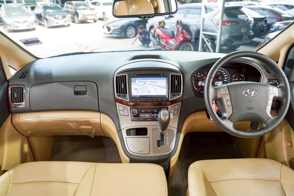 HYUNDAI GRAND STAREX 2.5 VIP AT รูปที่ 9