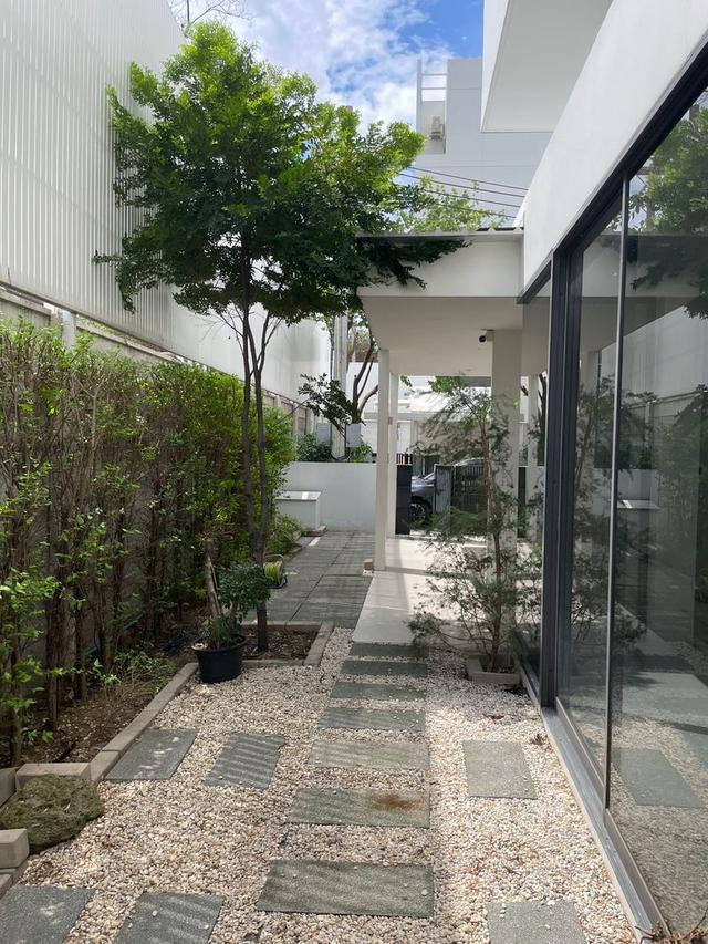 Home Office for Rent** **ARKIN Vibhavadi – Near Don Mueang Airport** Home Office ติดถนนวิภาวดี เพียง **50 เมตร** 2