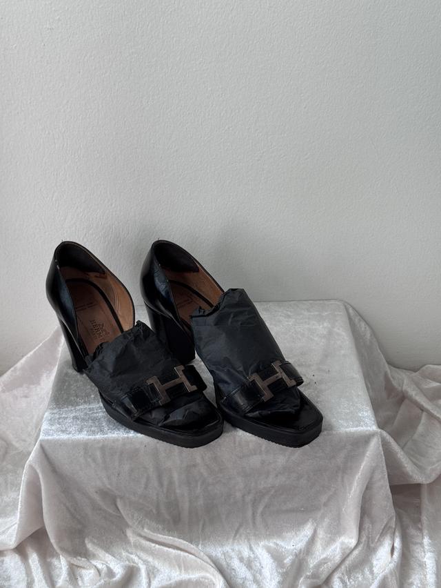 รองเท้าส้นสูง สีดำ อะไหล่ทอง HERMES ขนาด 36.5 รูปที่ 3
