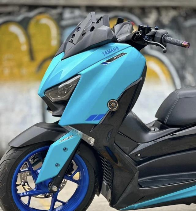 Yamaha XMAX สีฟ้าดำ 4