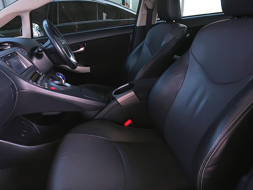 Toyota Prius 1.8 Hybrid TRD Sportivo II Hatchback (ปี 2013) 4