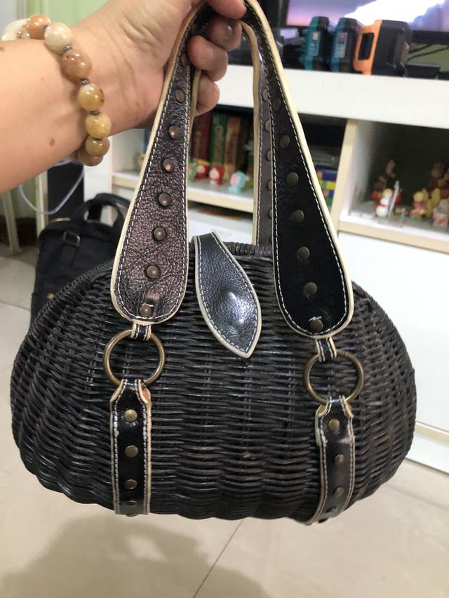 กระเป๋าถือมือสอง พร้อมส่ง