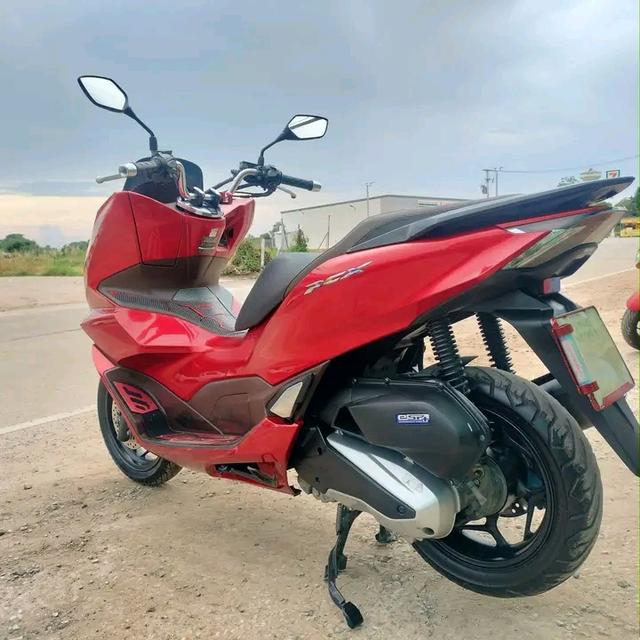 Honda PCX สีแดง 1