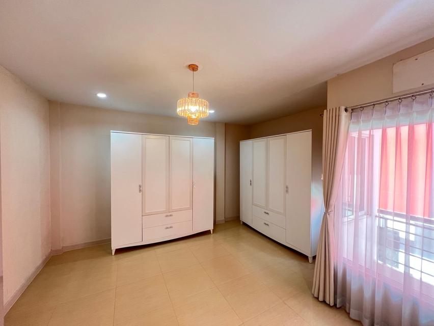 ให้เช่าทาวน์โฮม 3 ชั้น พร้อมเฟอร์! 15