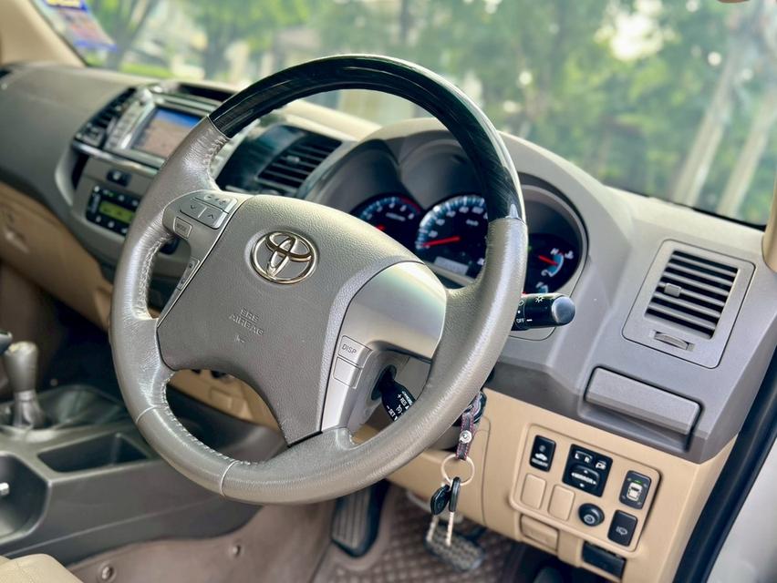TOYOTA Fortuner 3.0V 4WD เครื่องยนต์: ดีเซล เกียร์:AT ปี: 2012 สี:เทา ไมล์ 15x,xxx km. รูปที่ 10