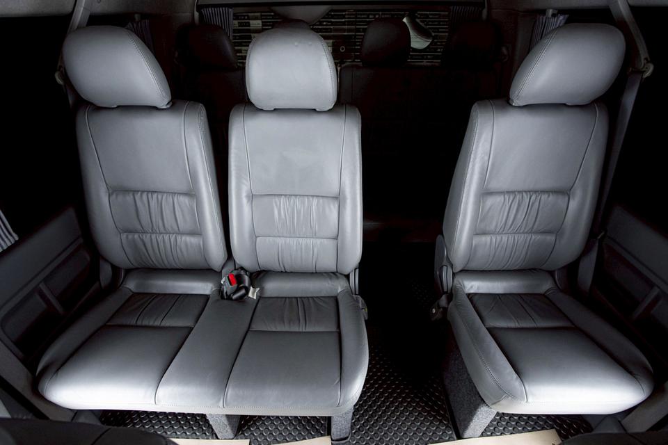 TOYOTA VENTURY 2.7 V 2010  8