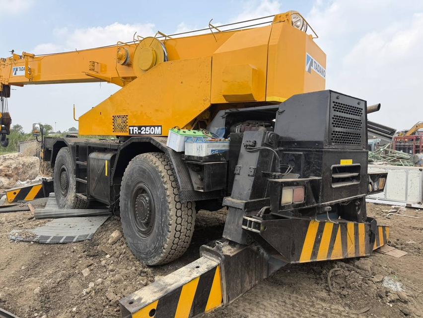 เครน Tadano(ทาดาโน) 25ตัน TR-250 M4 สภาพดีพร้อมใช้งานแอร์เย็น ราคา850,000 บาท สนใจสอบถามรายละเอียดได้ที่ 0982490937 คุณอ๊อฟ รูปที่ 3