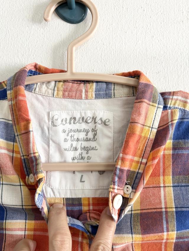 คอนเวิสL เสื้อเชิ้ตหญิงแขนสั้นลายสก๊อตส้ม 4