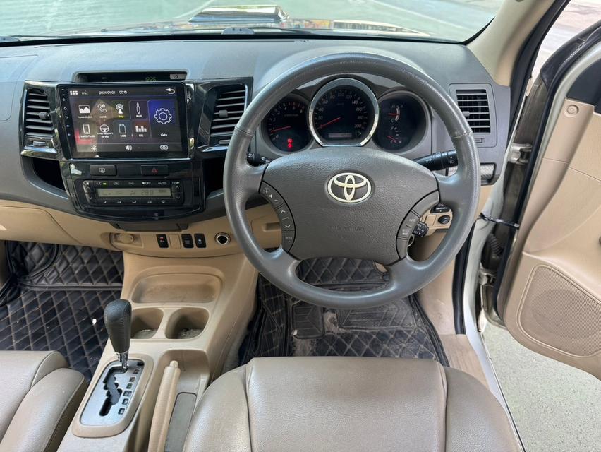 ขายรถ Toyota Fortuner 3.0V ปี 2010 สีเทา เกียร์ออโต้ 16